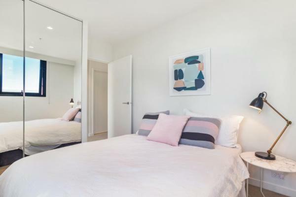 Experience Platinum Hotel Apartments Melbourne Exterior foto