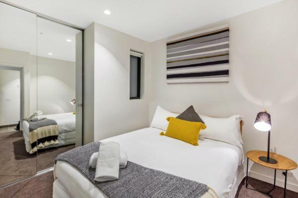 Experience Platinum Hotel Apartments Melbourne Exterior foto